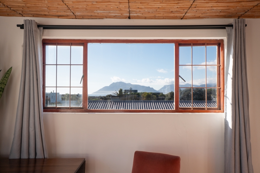 4 Bedroom Property for Sale in Kommetjie Western Cape